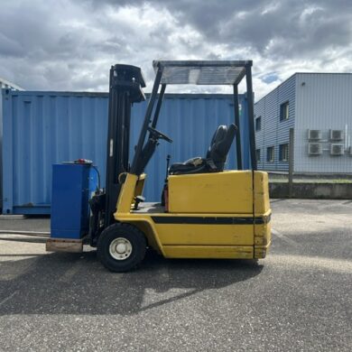 Chariot élévateur 3 roues électrique 1500 kg 4300 mm Yale monomoteur